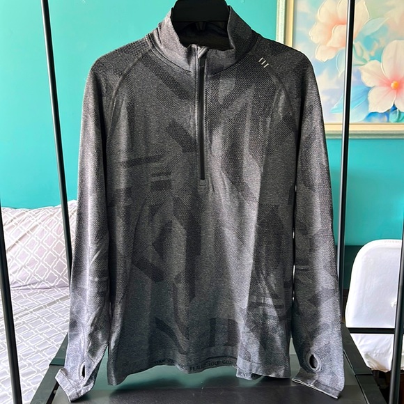 Lululemon Metal Vent Tech Half-Zip Long Sleeve (M) - Picture 2 of 9